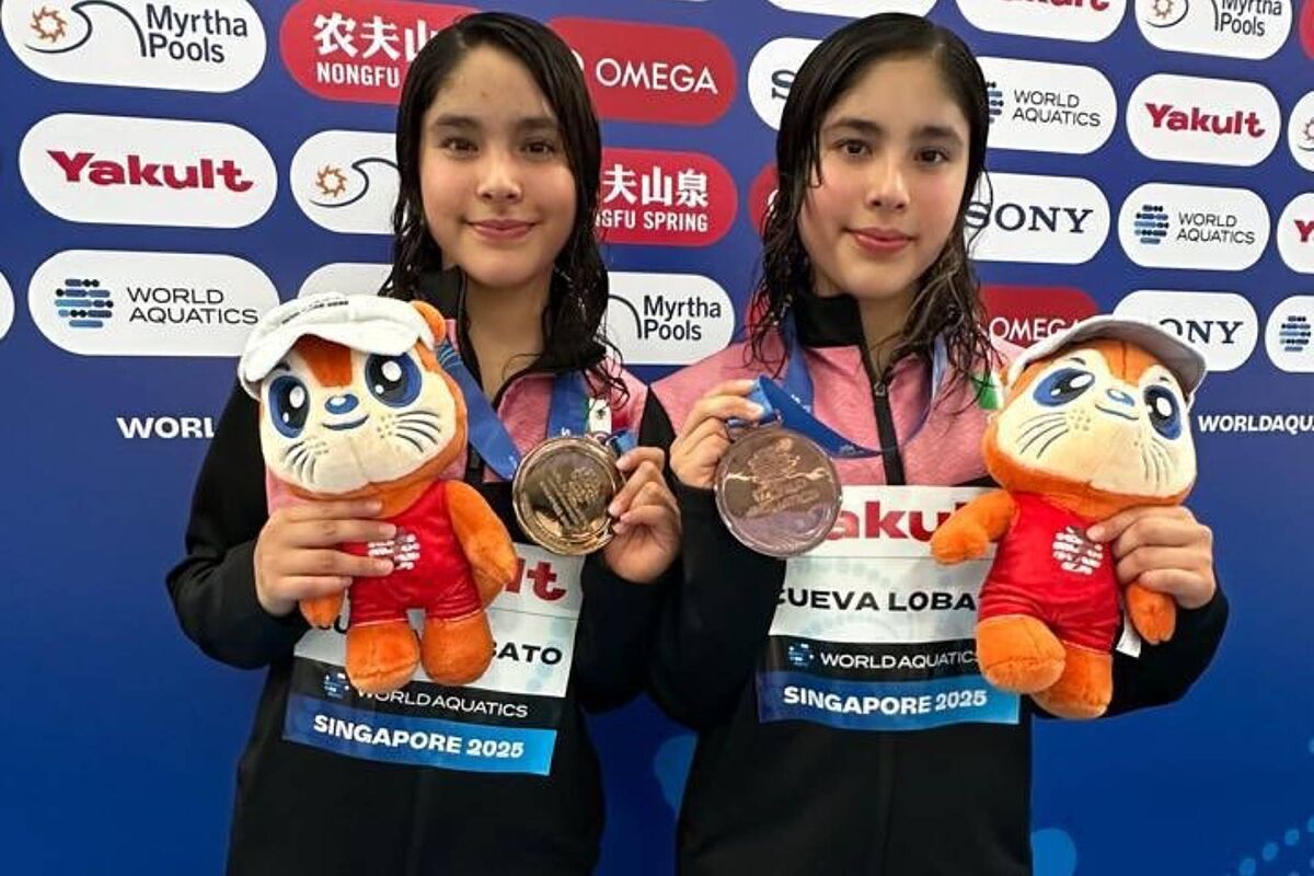 ¡Épicas! Las Gemelas Lía y Mía Cuevas, a los 14 años, Conquistan el Bronce en el Mundial de Natación